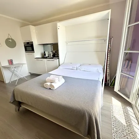 Riviera Cote D'azur - Old Town - Ac - Sea View - 50m Promenade Des Anglais- La Maison Linda شقة نيس