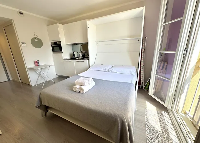 Riviera Cote D'azur - Old Town - Ac - Sea View - 50m Promenade Des Anglais- La Maison Linda アパート ニース